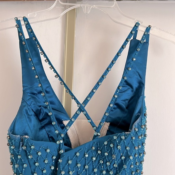 Homecoming Dress - Picture 3 of 9